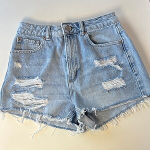 Garage Denim Light Washed Distressed Shorts   Size 3 / 26